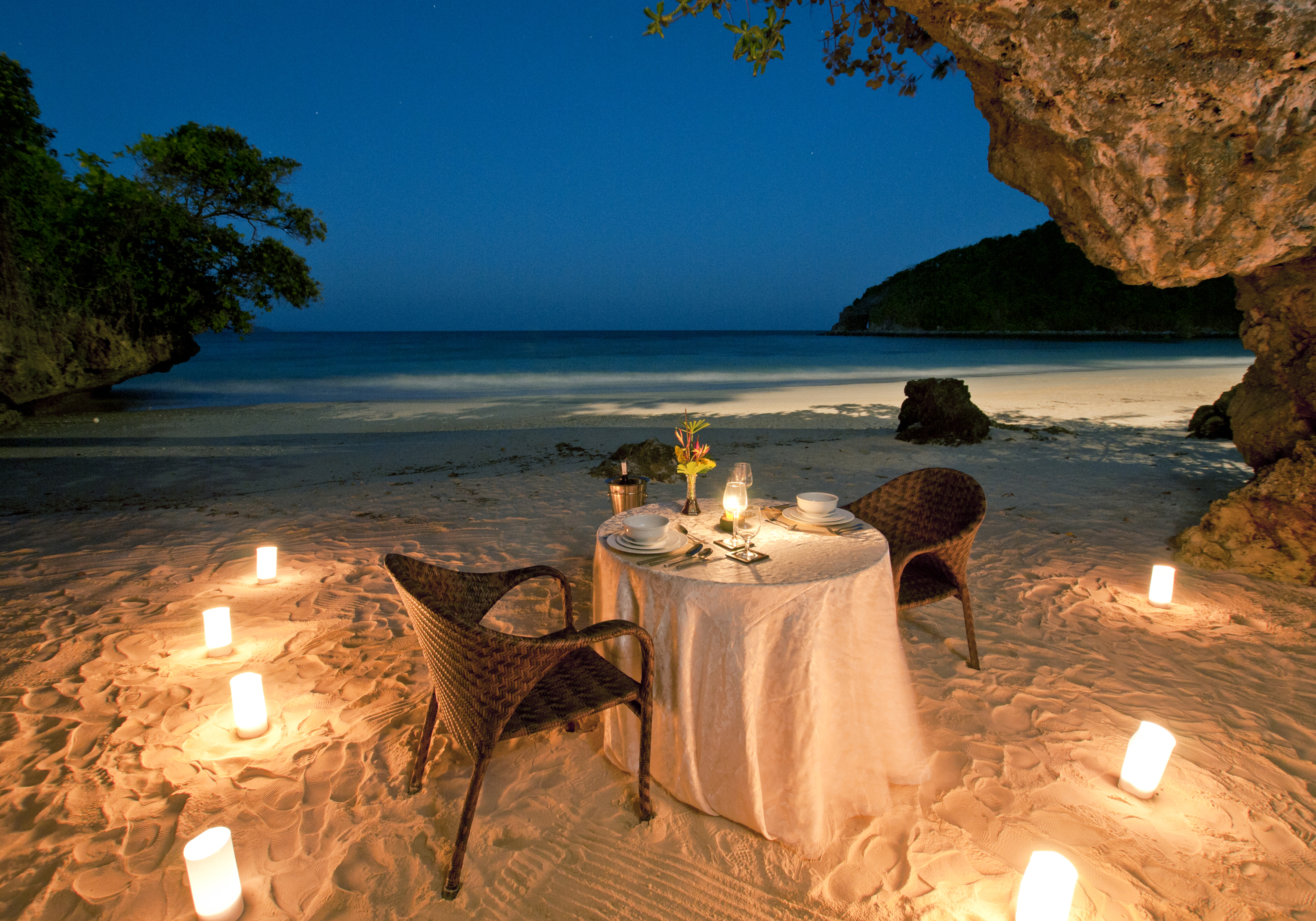 Beach Romantic dinner